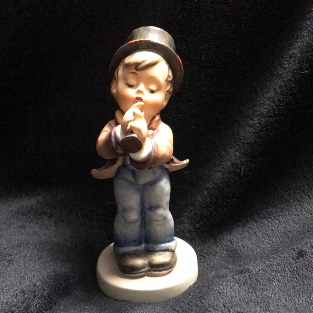 Goebel Hummel figurine Serenade
